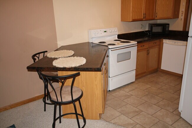 Building Photo - 289 Lionel Ln