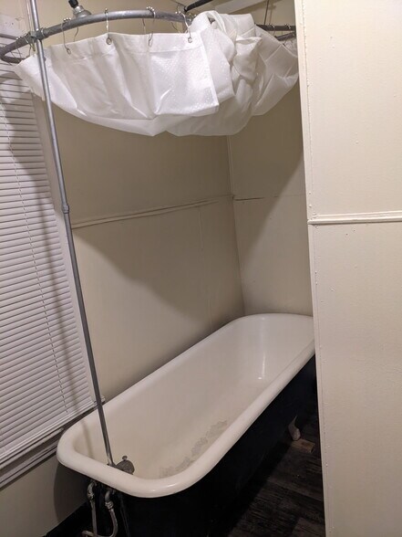 Building Photo - 1232 4th St