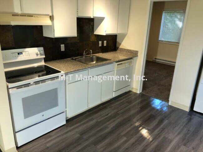 Building Photo - Mission East 1 br/1 bath with W&amp;D in u...