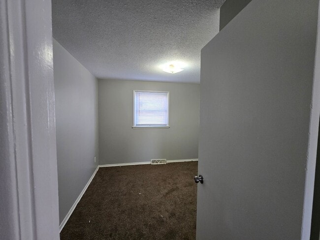 Building Photo - YOU2618