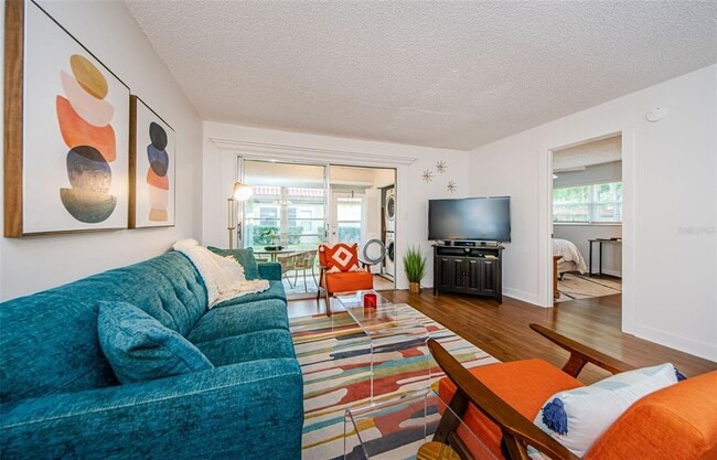 Building Photo - 601 N Hercules Ave