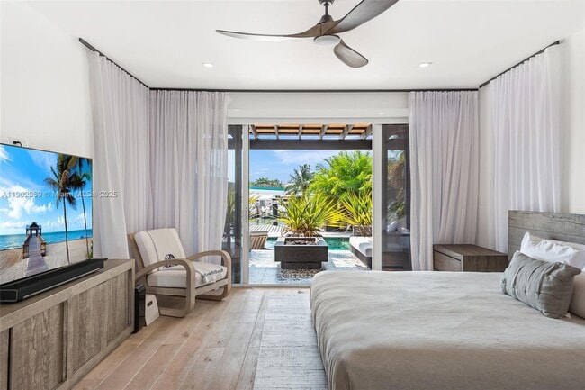 Building Photo - 970 S Shore Dr