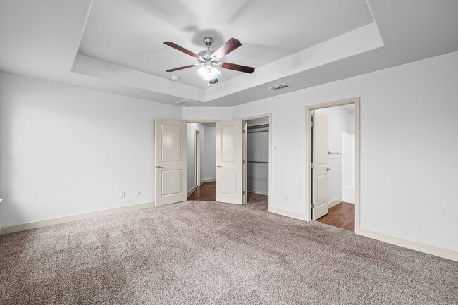 Building Photo - Beautifully Updated 3-Bed, 2-Bath, 2-Car Garage Duplex in Prime Lubbock Location!