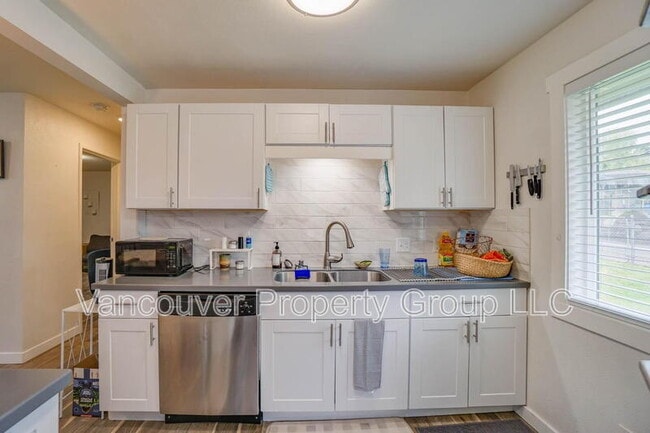 Building Photo - 1206 Grand Blvd