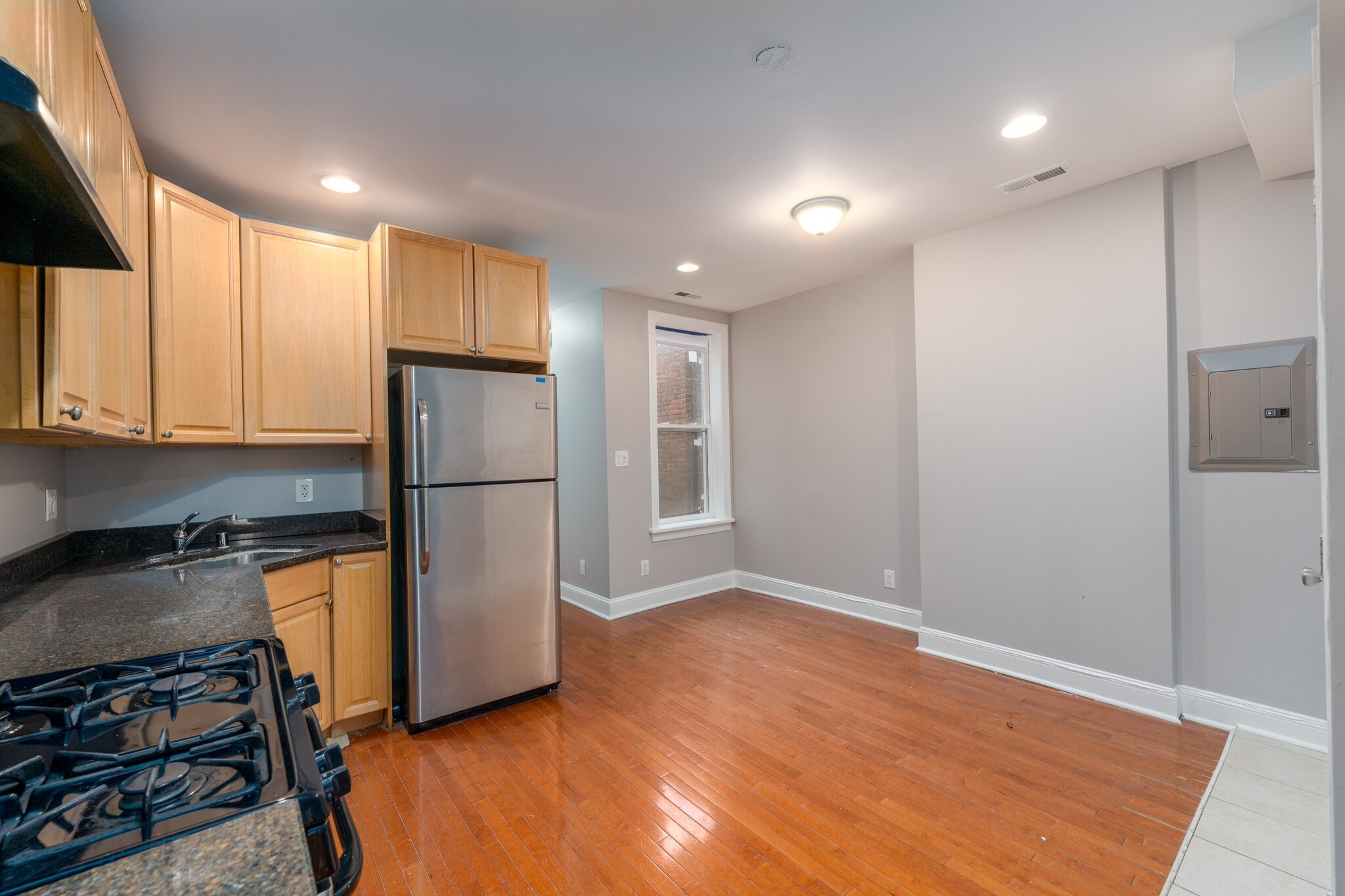Kitchen/Eating Nook - 2248 Brookfield Ave