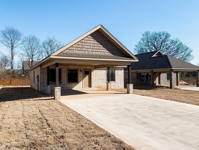 Building Photo - 260 Wolf Den Dr