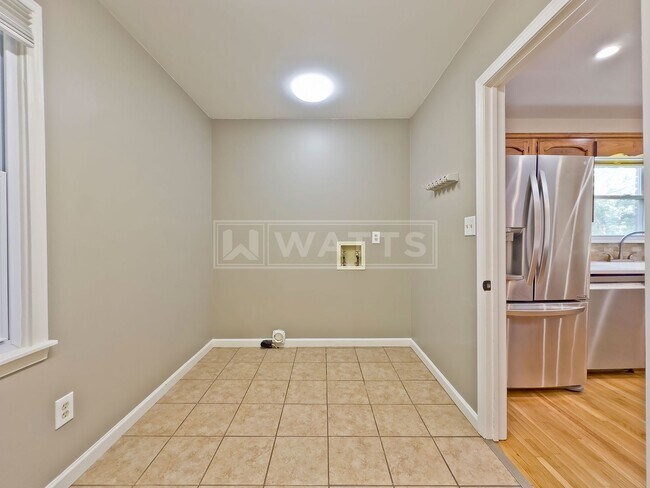 Building Photo - 4 Bedroom, 4.5 Bath Home in Heart of Hoover