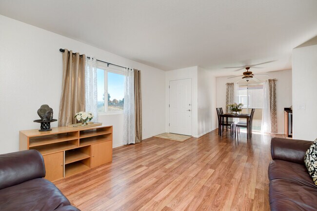 Building Photo - 526 Calle Montecito