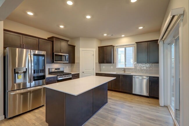 Building Photo - Beautiful 4bd, 3.25ba Home Available in Great Community!