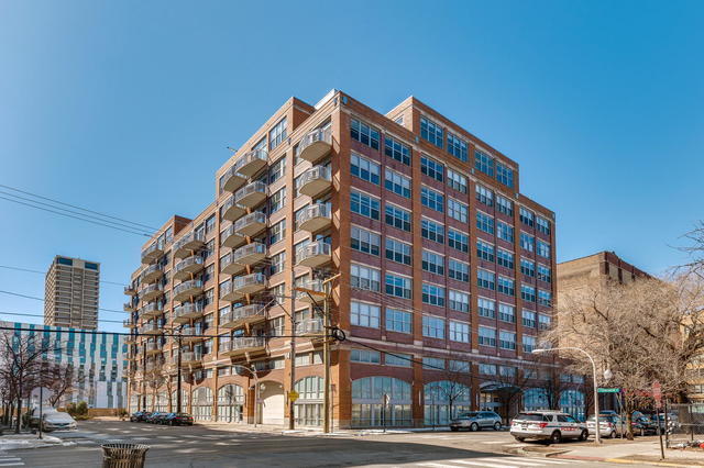 Building Photo - 933 W Van Buren St