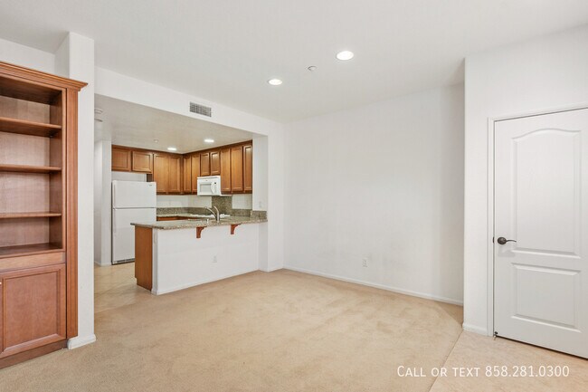 Building Photo - 17010 Calle Trevino