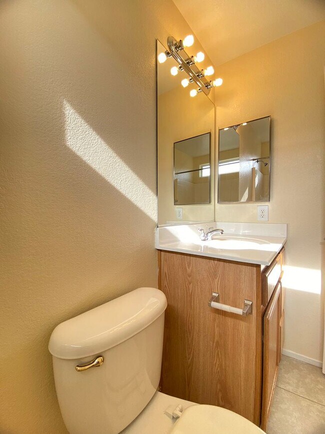 Building Photo - 5855 Lee Fairy Ct