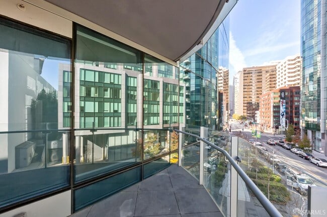 Building Photo - 338 Main St