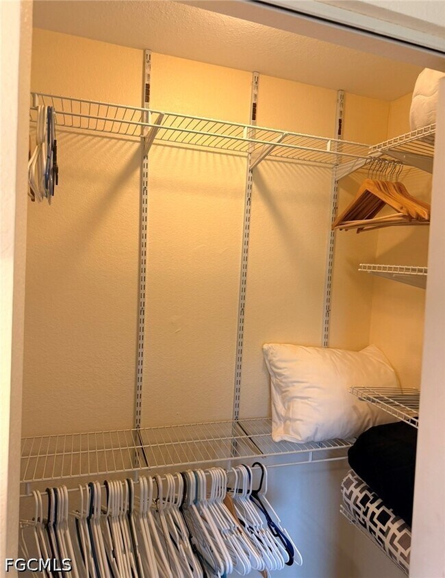 Building Photo - 6300 South Pointe Blvd