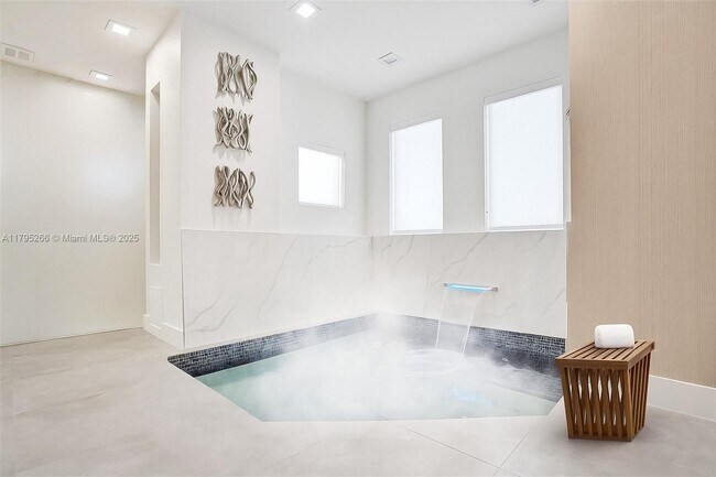 Building Photo - 4775 Collins Ave
