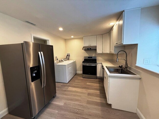 Building Photo - 259 Sunol St