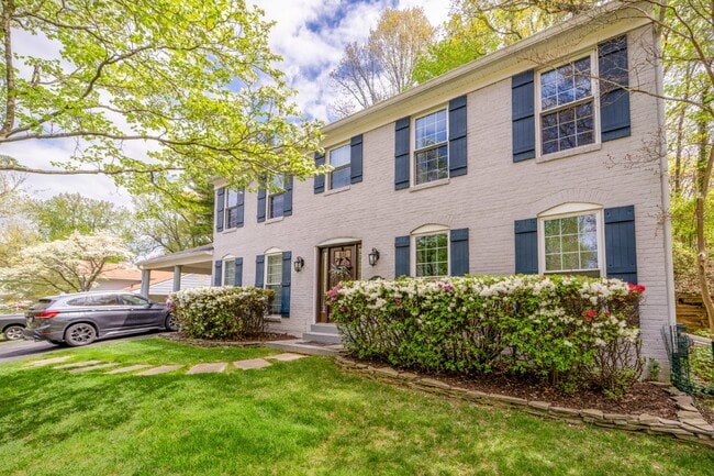 Building Photo - Extensively Renovated 4-Bedroom Home in Prime Location! Unbelievable custom kitchen.