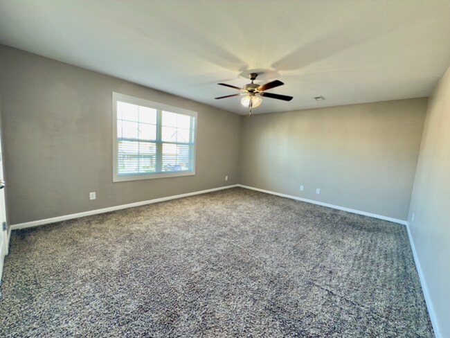 Building Photo - 1325 Millet Dr