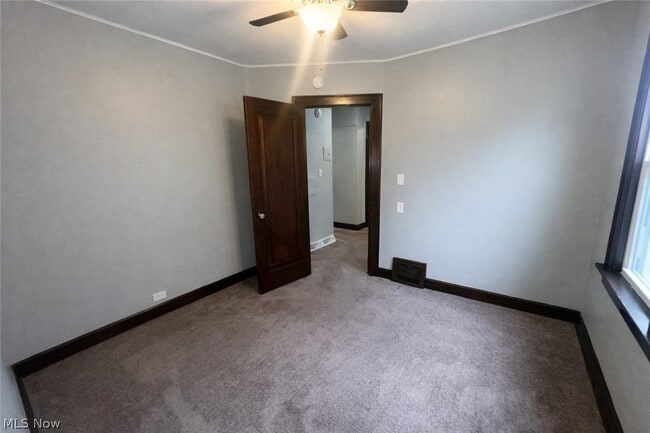 Building Photo - 7014 Thornton Dr