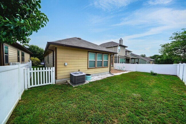 Building Photo - Stunning 3-Bedroom Home with Office in Charleston Parke, Cibolo - Realtor Commission offered: $500