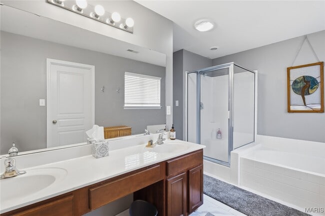 Building Photo - 422 Parkgate Dr