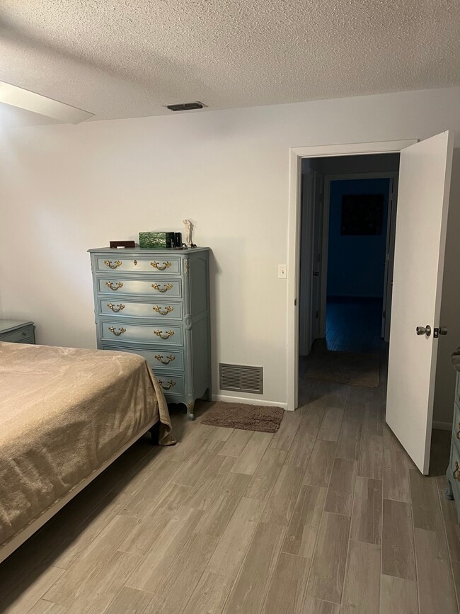 Building Photo - 6159 Rockefeller Ave