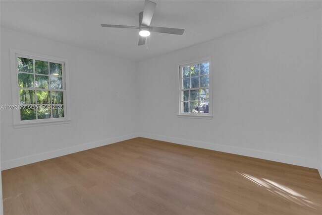 Building Photo - 5111 SW 73rd Terrace