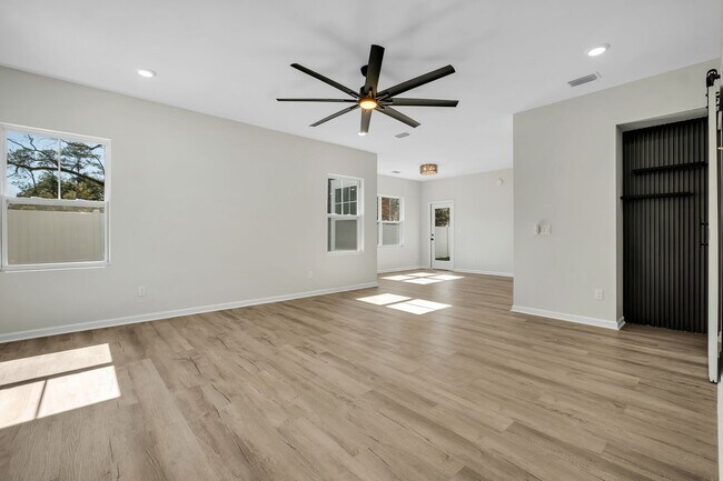 Building Photo - 2022 Trimble Rd