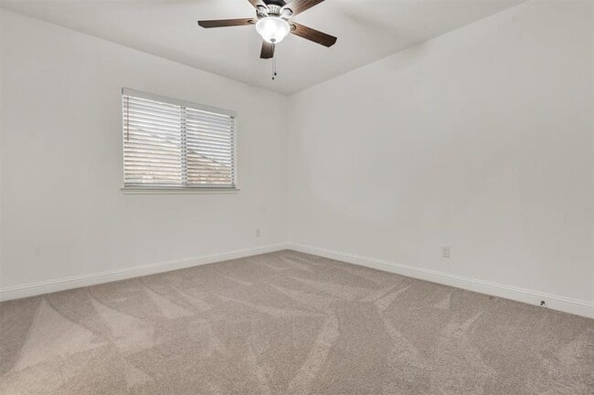 Building Photo - 142 Goodwater Ct