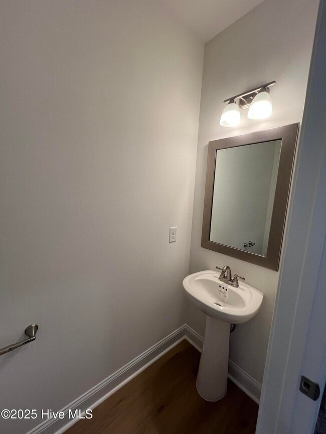 Building Photo - 257 Townhome Ln
