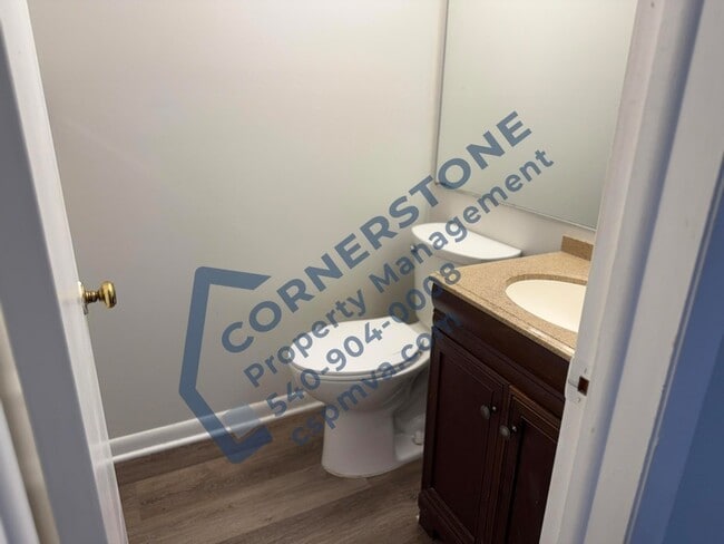 Building Photo - 6500 Carefree Ln