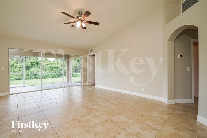 Building Photo - 3215 41st St SW