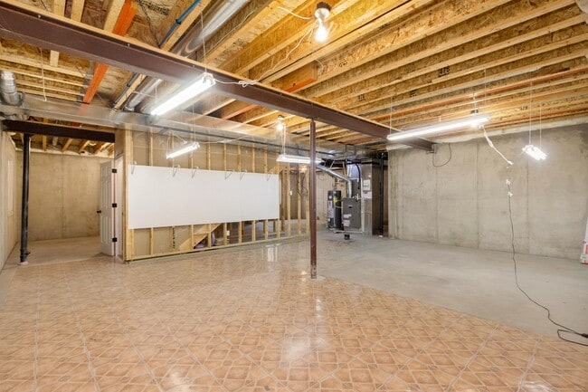 Building Photo - 8700 Triple Crown Dr