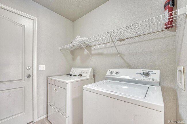 Building Photo - 6442 Silverwind Cir