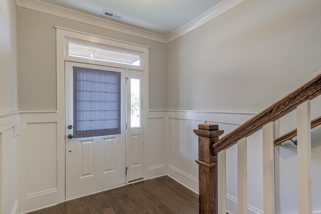 Building Photo - 208 Asher Springs Cir