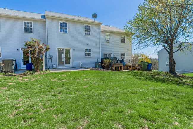 Building Photo - 2256 North Point Dr