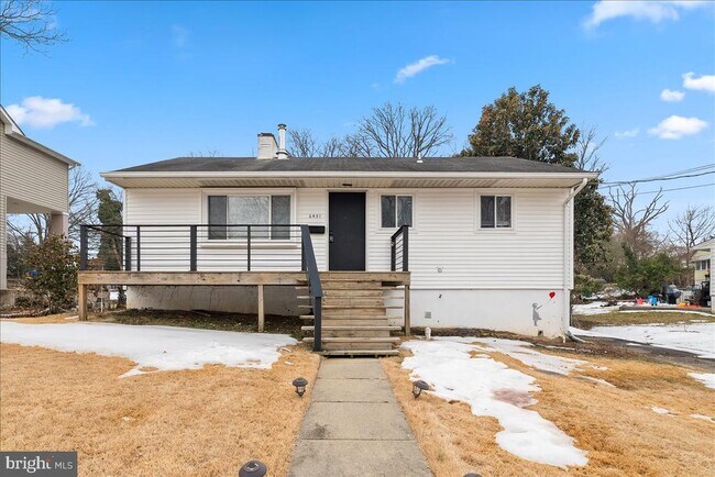 Building Photo - 6451 Maplewood Dr