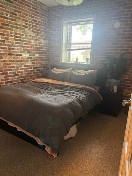Master Bedroom - 1412 Light St