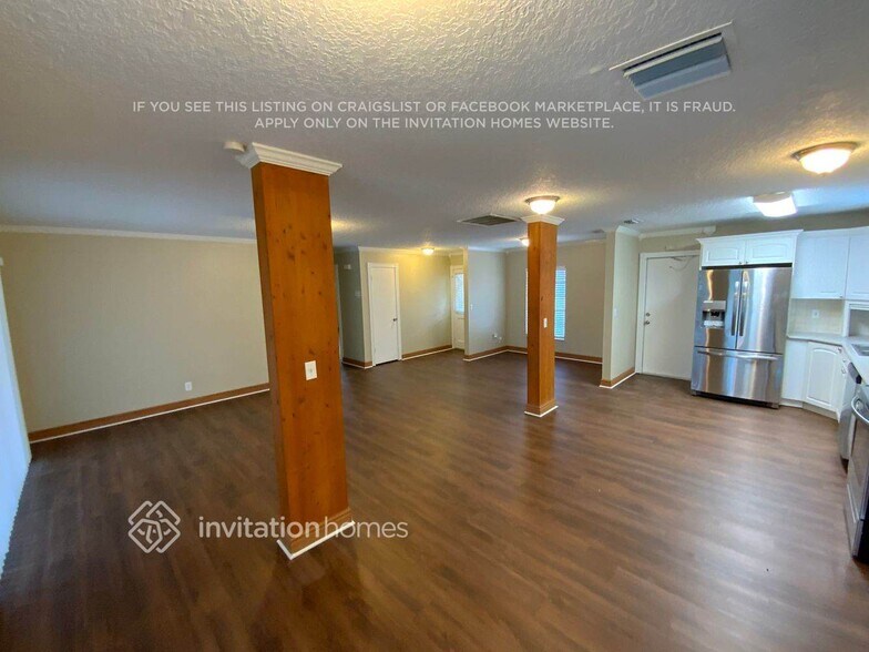 Building Photo - 3857 Bluebell St