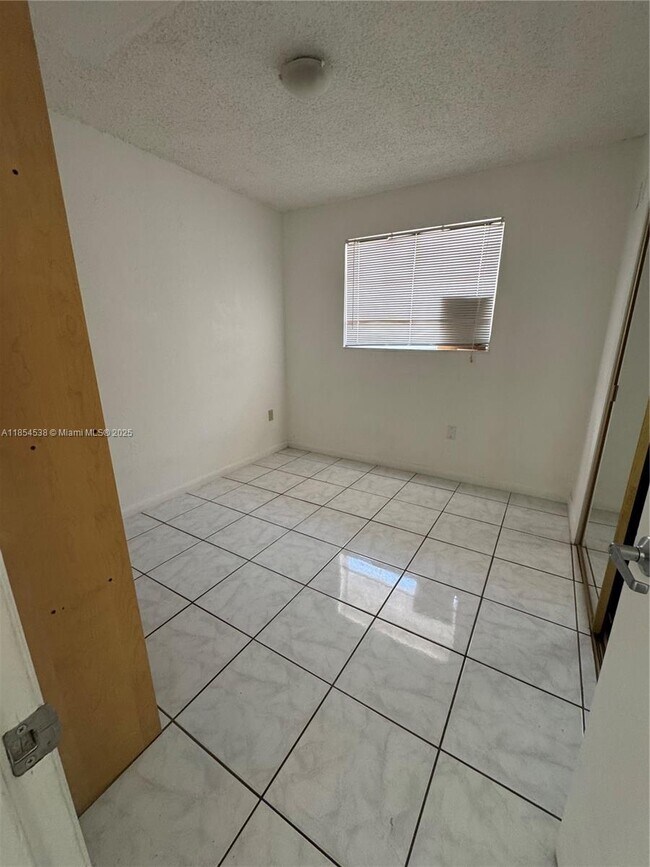 Building Photo - 7135 SW 13th St