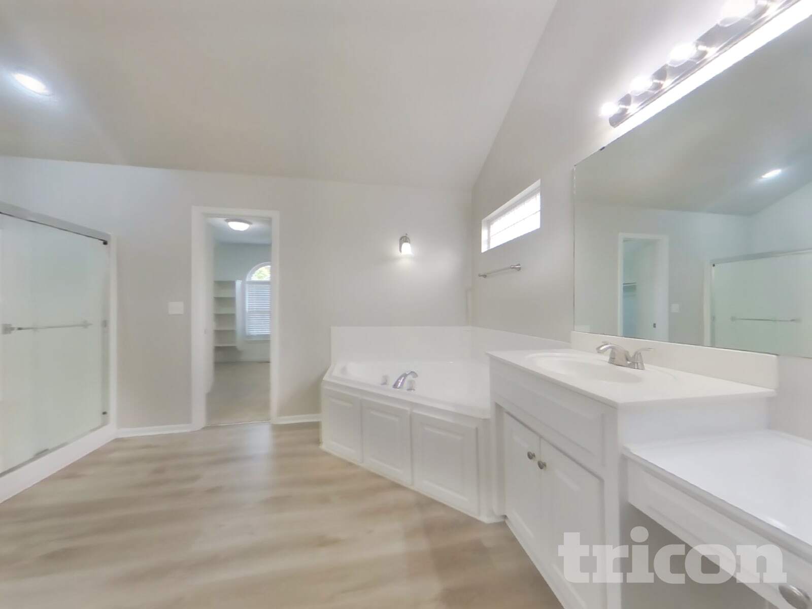 Building Photo - 2220 Makayla Ln