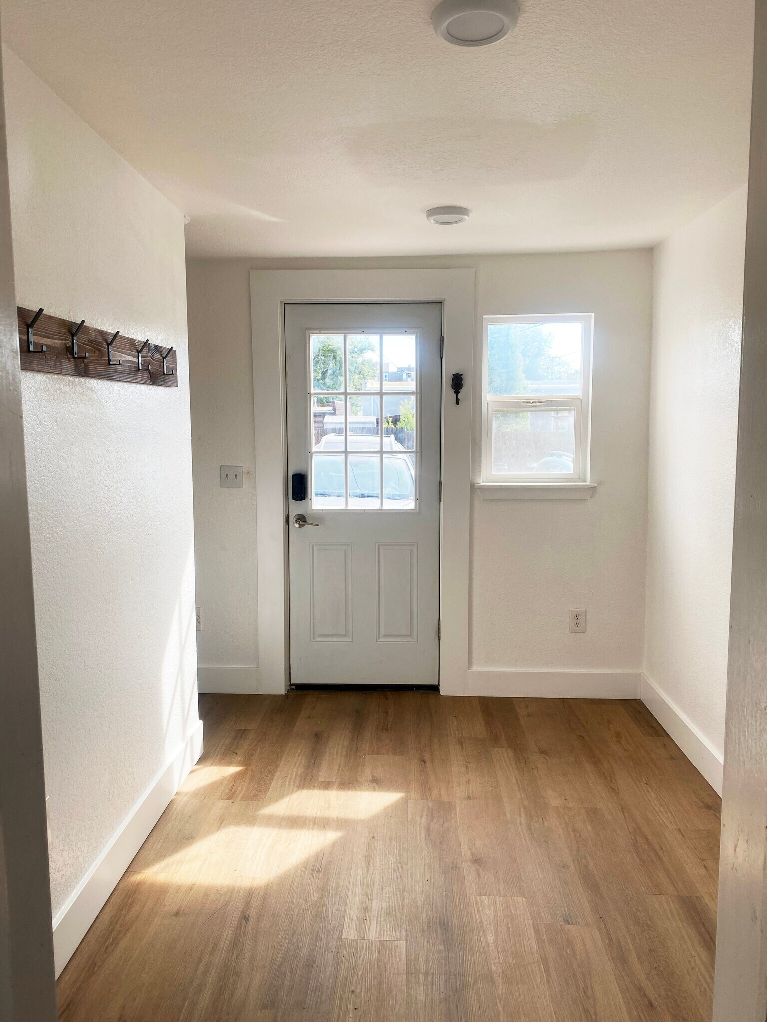 Mudroom/Back Entry - 1404 Knox Ct