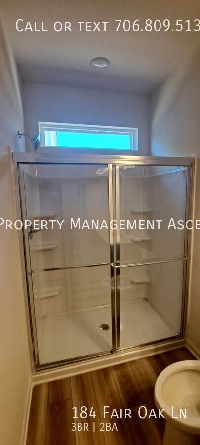 Building Photo - 184 N Fair St