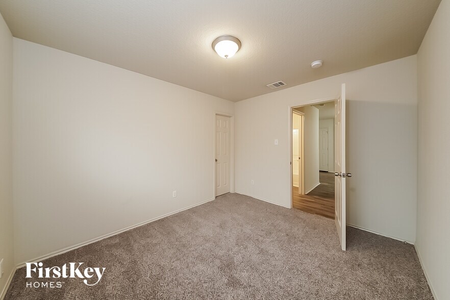 Building Photo - 2136 Benning Way