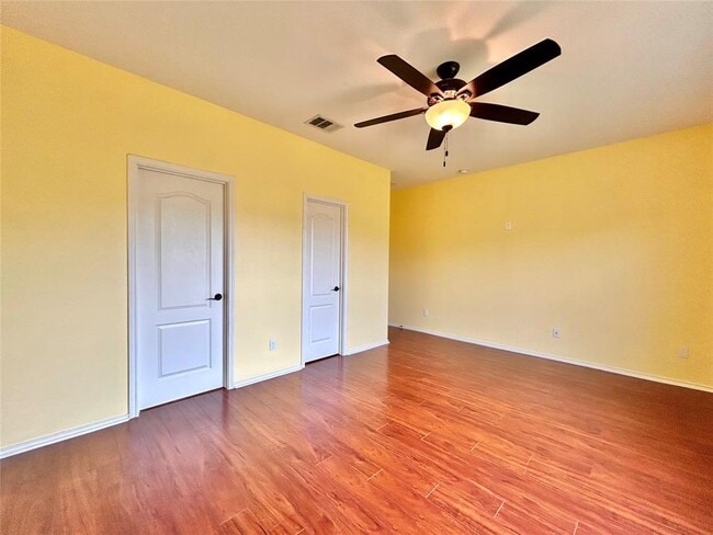 Building Photo - 505 Willow Walk Dr