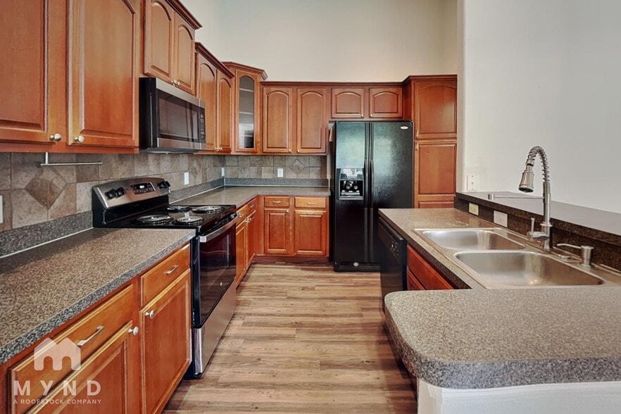 Building Photo - 2125 Island Walk Dr