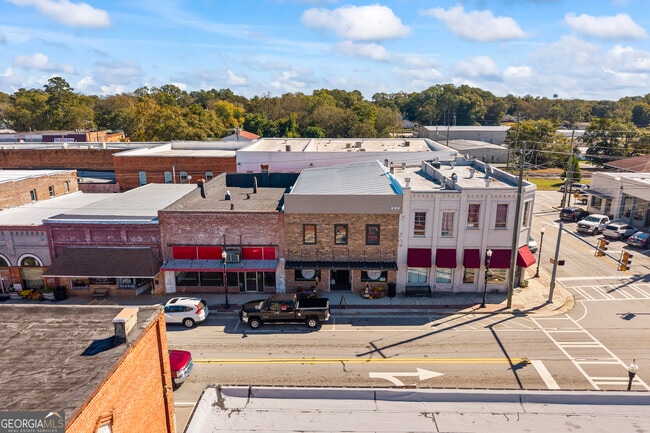 Building Photo - 958 Church St