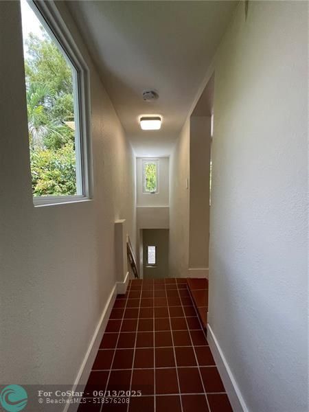 Building Photo - 2356 SW 16th Ave