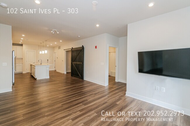 Building Photo - 102 St Ives Pl