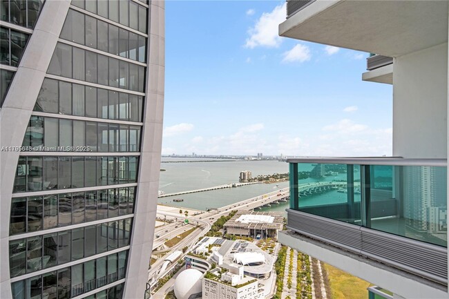 Building Photo - 900 Biscayne Blvd